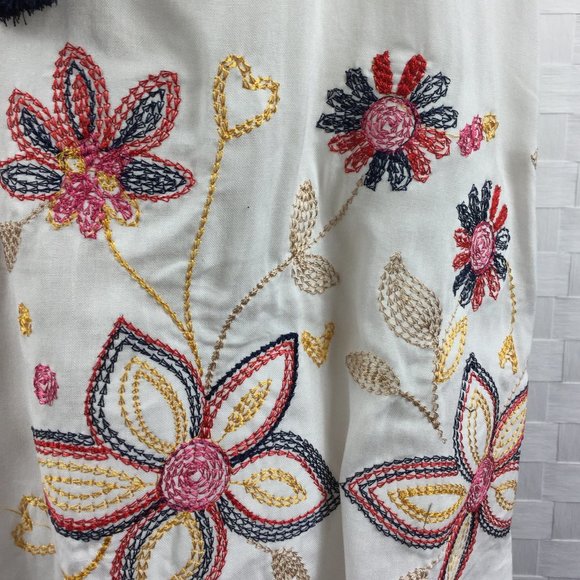 Solei White Peasant top, beautiful embroidery, - Picture 4 of 7